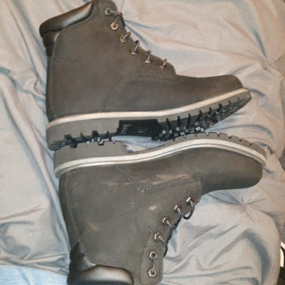 timberland boots - Picture 3 of 4